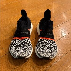 Stella McCartney x Adidas Women’s Black, White, and Orange Size 7.5 Sneakers